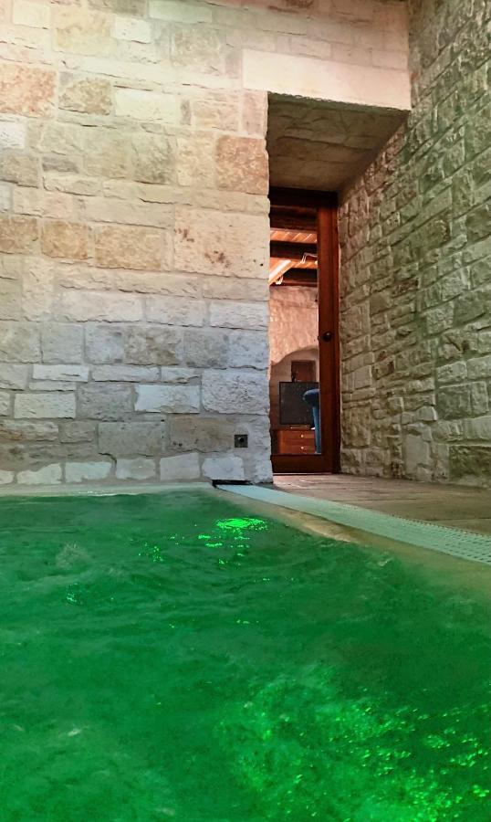 Trulli E Puglia Luxury Suite Alberobello Bagian luar foto