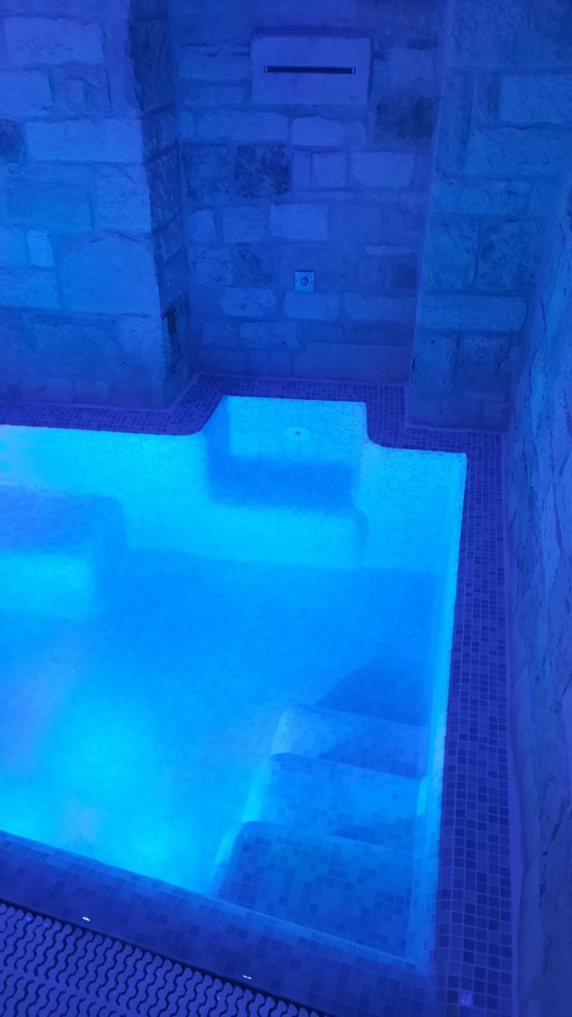 Trulli E Puglia Luxury Suite Alberobello Bagian luar foto