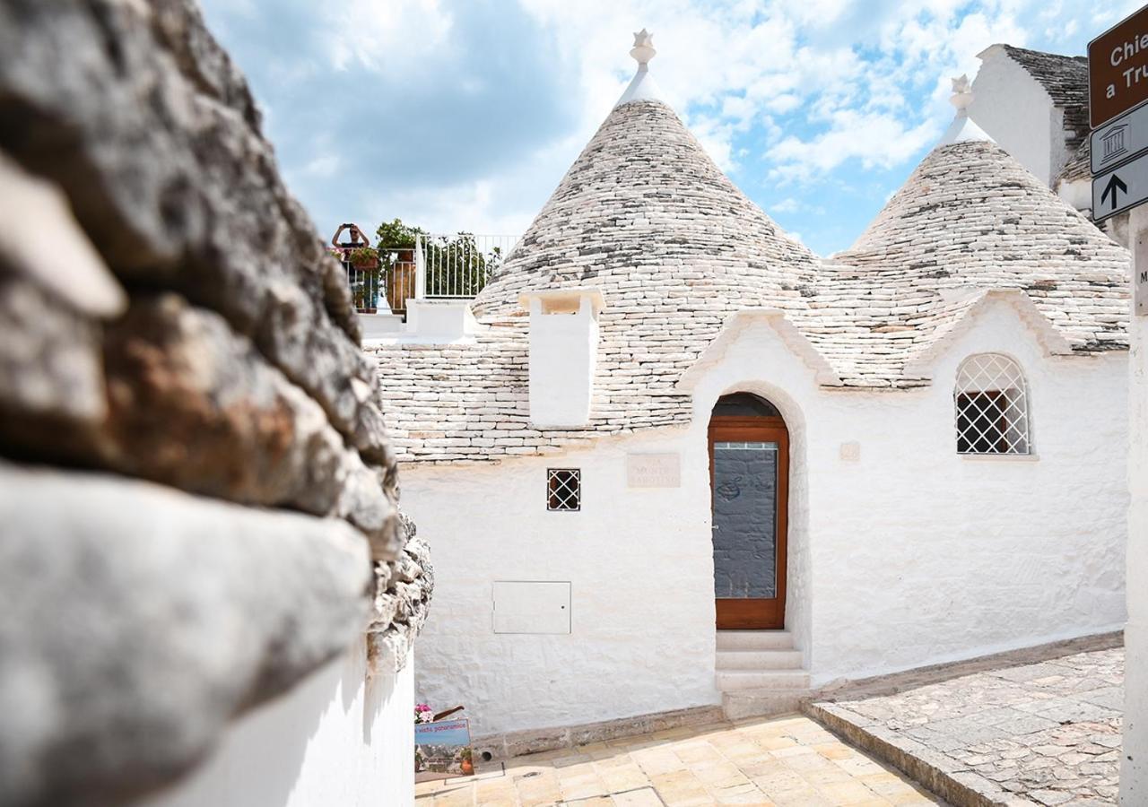 Trulli E Puglia Luxury Suite Alberobello Bagian luar foto
