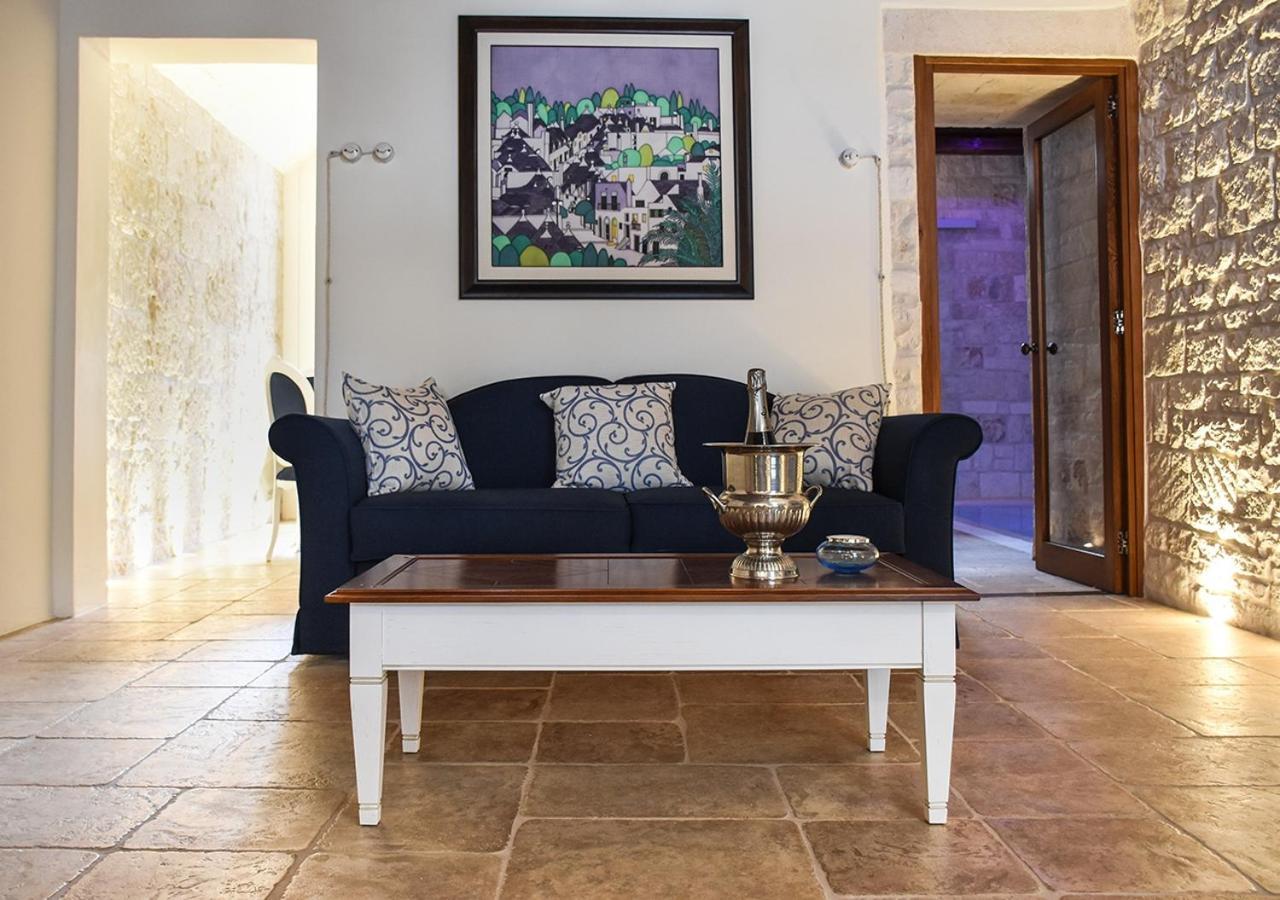 Trulli E Puglia Luxury Suite Alberobello Bagian luar foto