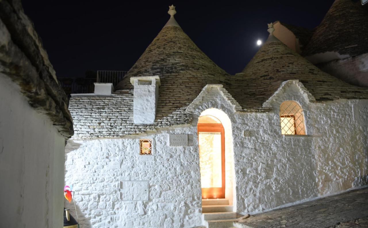 Trulli E Puglia Luxury Suite Alberobello Bagian luar foto