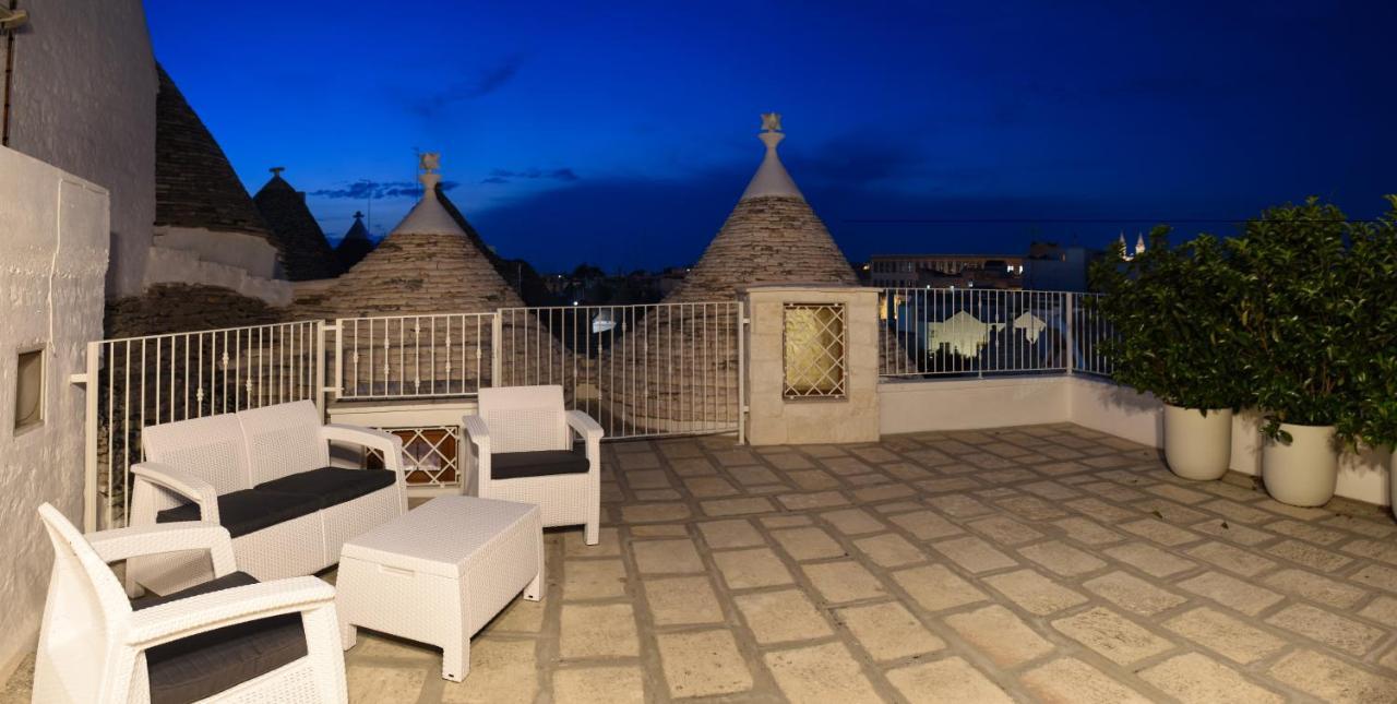 Trulli E Puglia Luxury Suite Alberobello Bagian luar foto