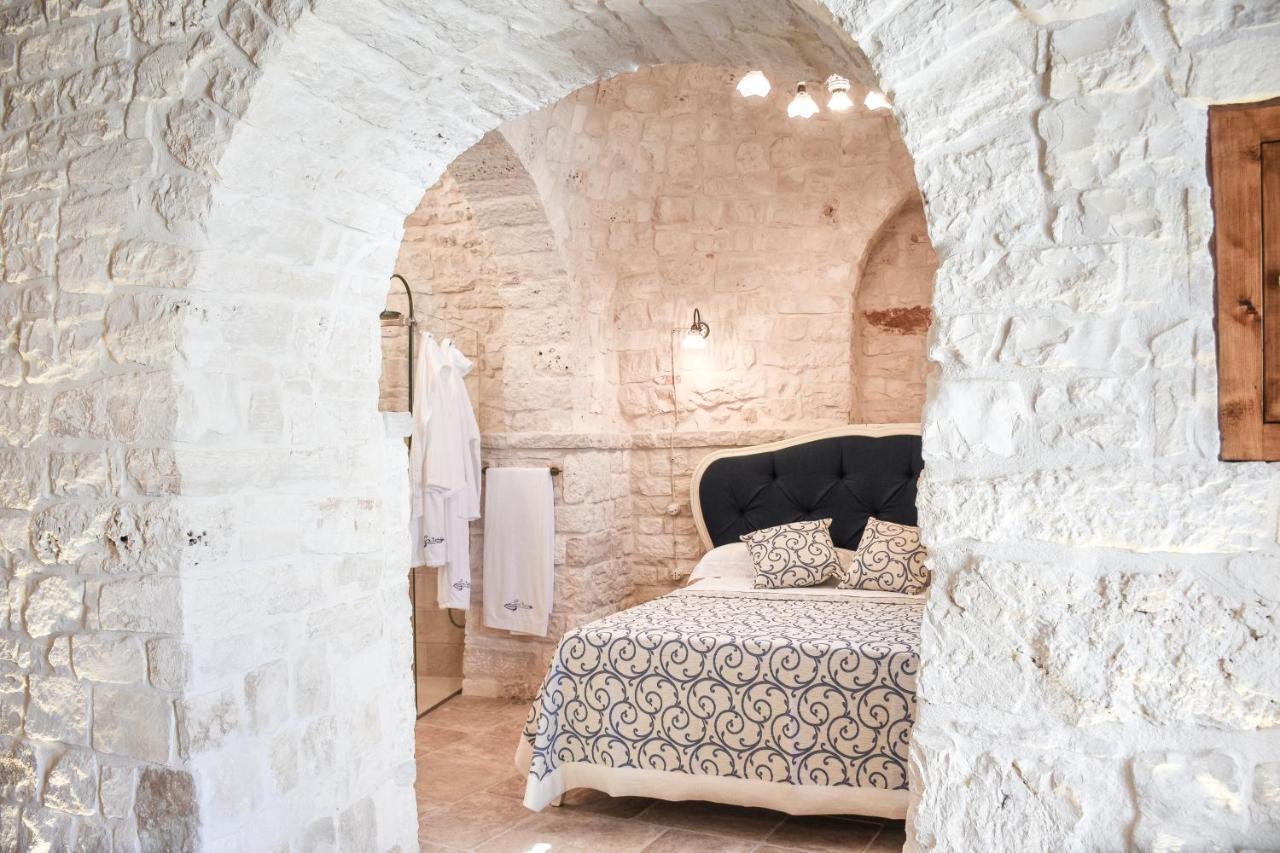 Trulli E Puglia Luxury Suite Alberobello Bagian luar foto