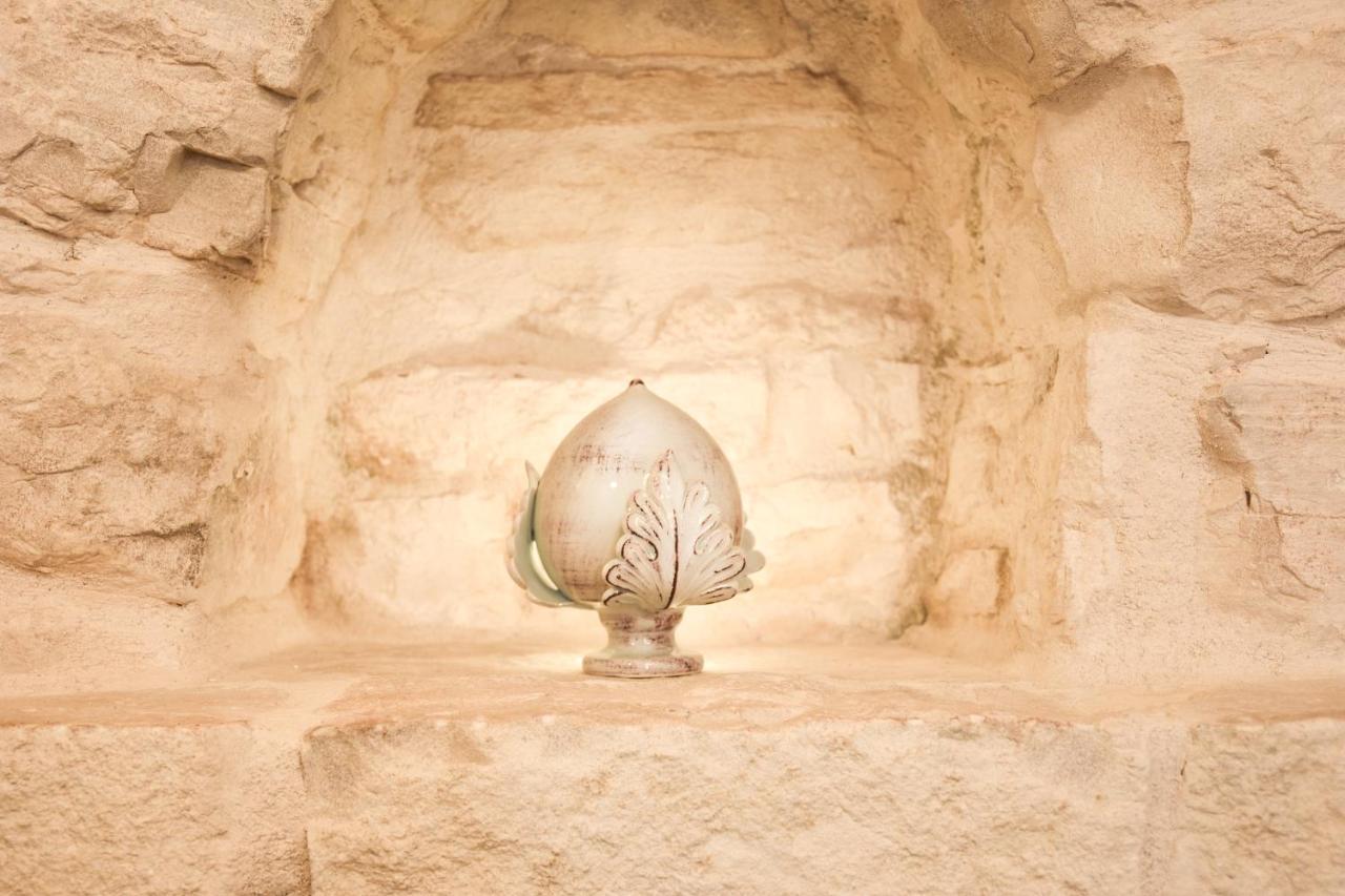 Trulli E Puglia Luxury Suite Alberobello Bagian luar foto