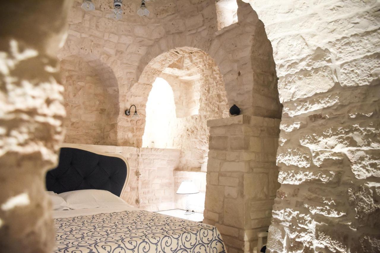 Trulli E Puglia Luxury Suite Alberobello Bagian luar foto